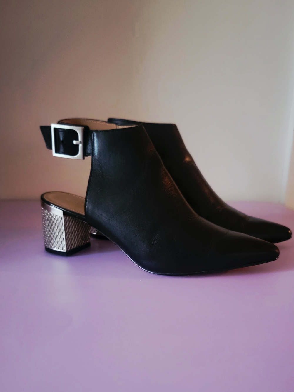Calvin Klein Nylee Black Leather Silver Textured Block Heel Pumps - 6.5